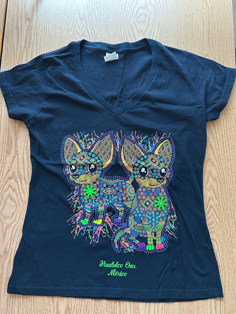 Women’s 2 Chihuahuas🐶 Design V-neck Tshirt Cotton Stretchy Navy size Large